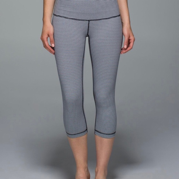 9/10 Excellent Condition Gingham Luon White Black - Picture 6 of 7